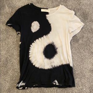 URBAN OUTFITTERS - YING YANG SHIRT